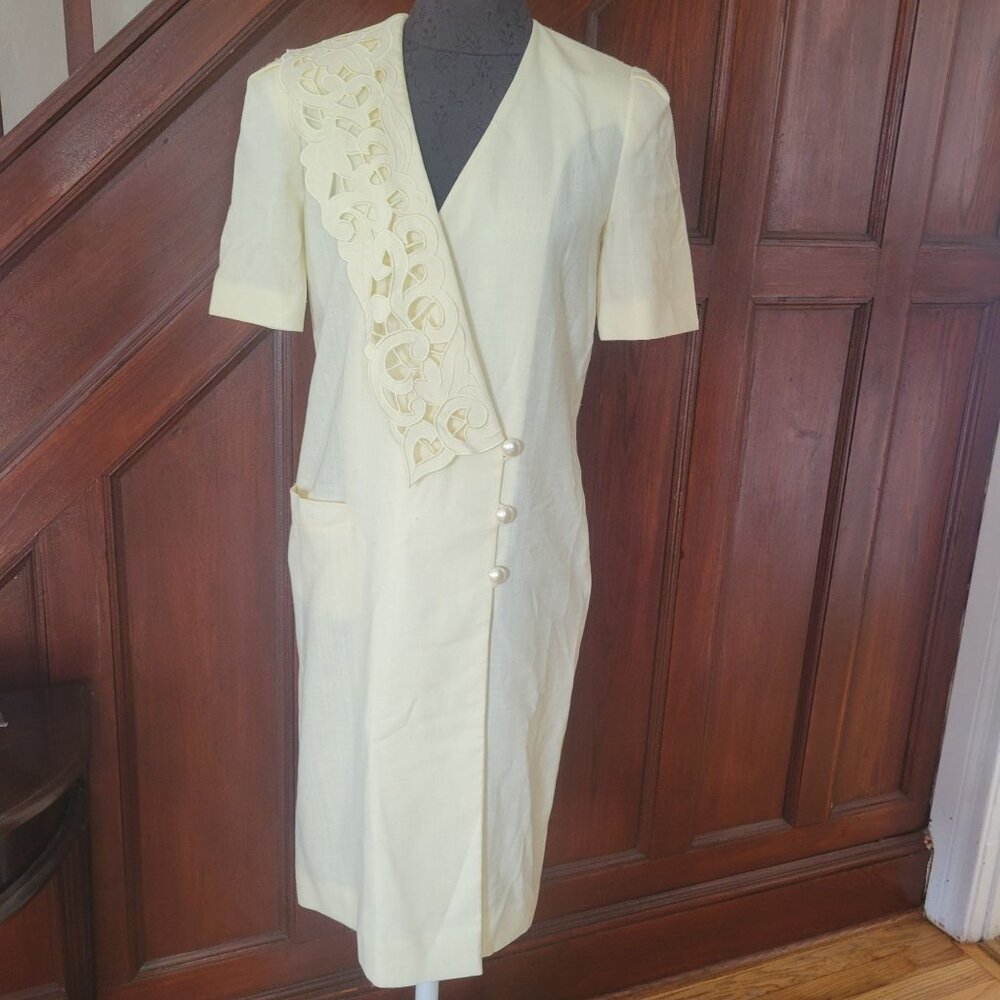 Kasper For A.S.L. Womens Yellow Short Sleeve Embroidered Dress With Pearl Button